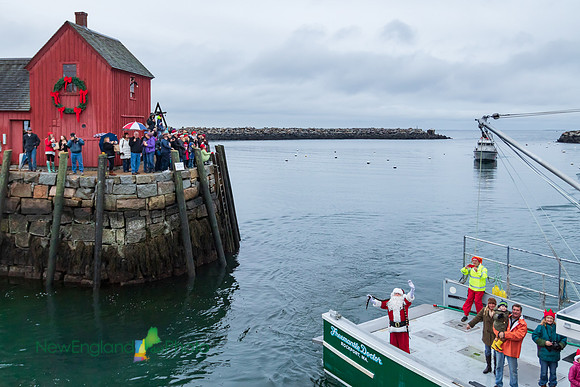 Santa arrives in Rockport